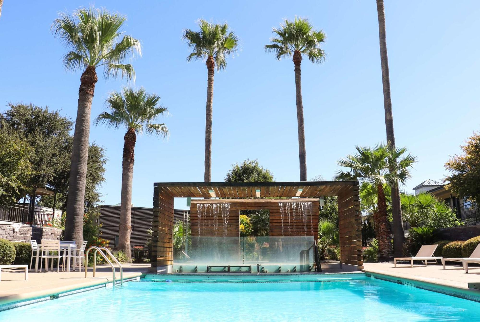 Hotel Ramada By Wyndham 3*